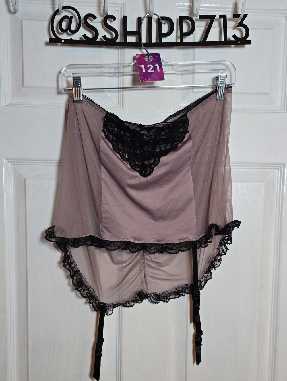 121 torrid 3 3X Mauve and Black Lace Garter Slip